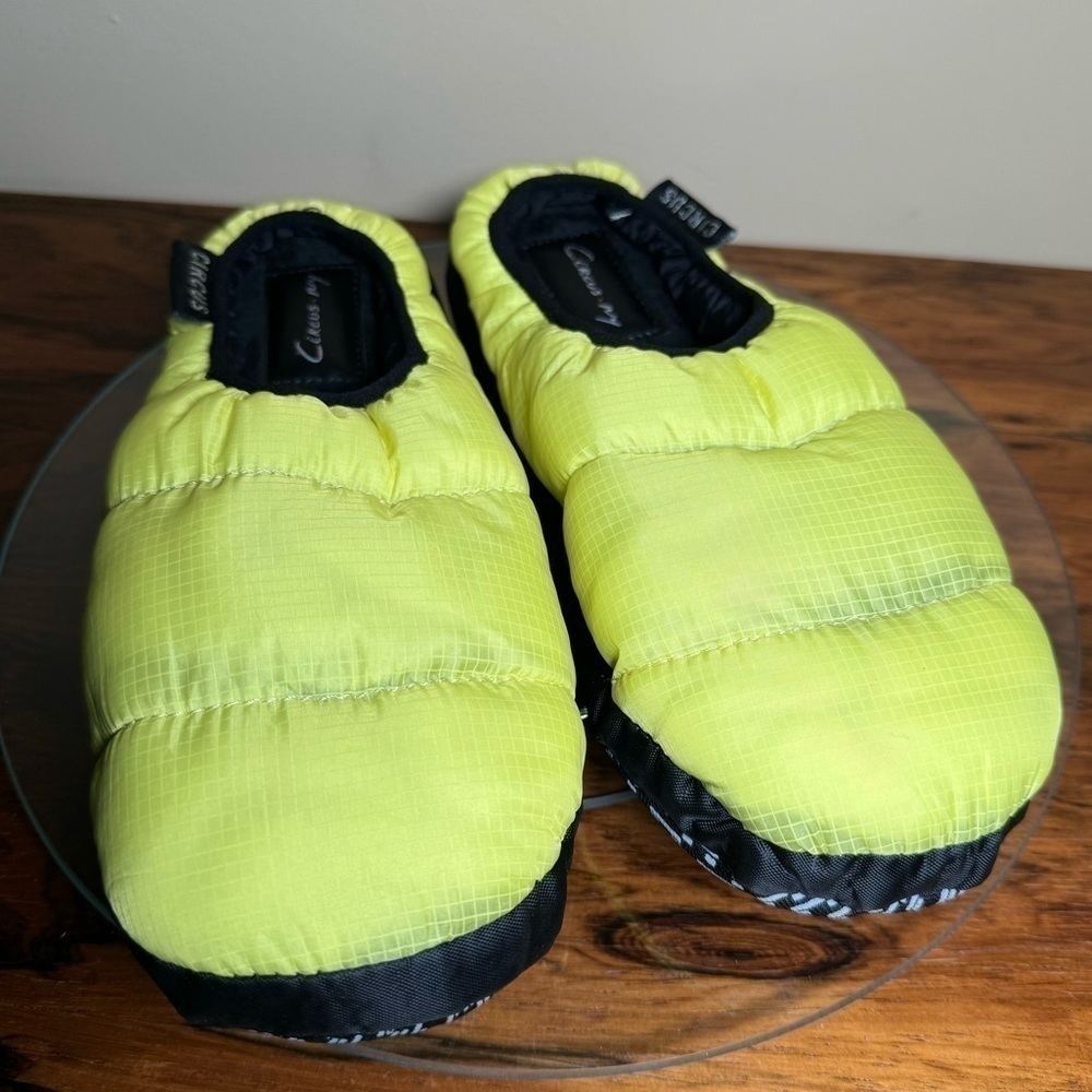 Circus By Sam Edelman Hollin Puffer Slipper - Acid Yellow - size 7 - Picture 4 of 12